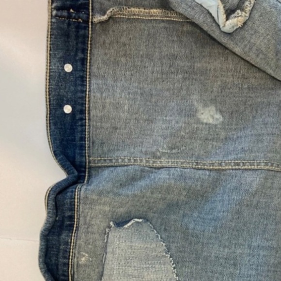 Torrid women’s denim jacket size 1 light wash distressed - Picture 14 of 14